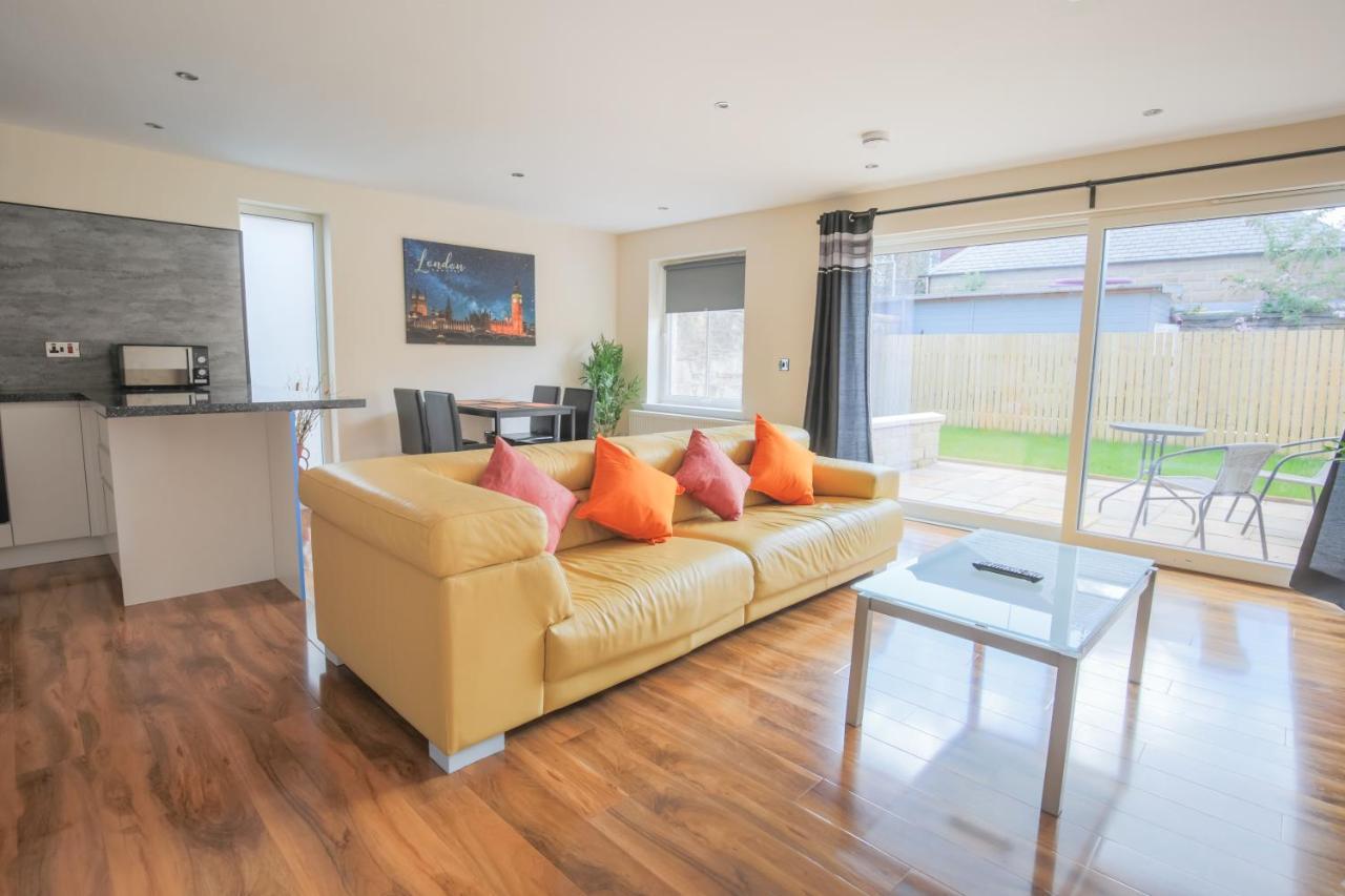 Stylish Modern Newly Built Apartment 15 Min From City Centre เอดินบะระ ภายนอก รูปภาพ
