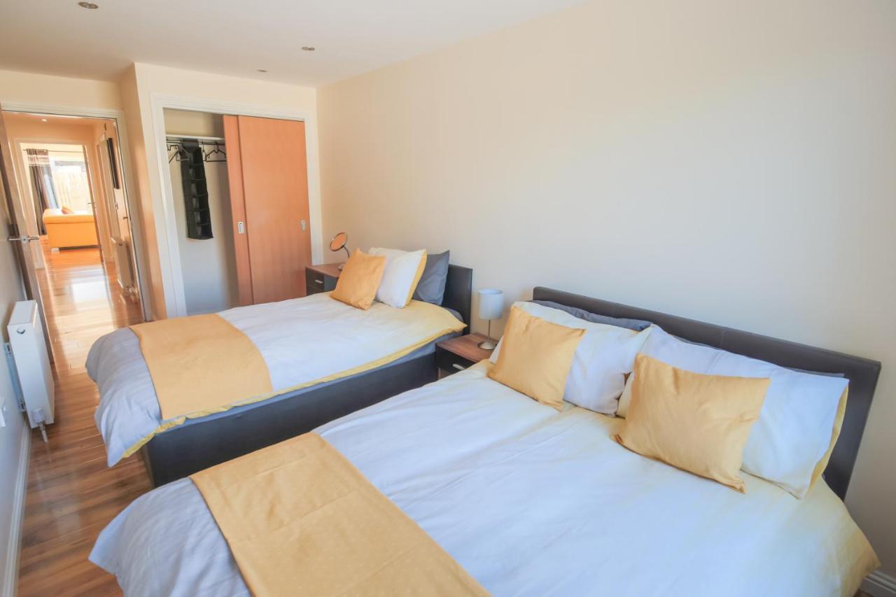 Stylish Modern Newly Built Apartment 15 Min From City Centre เอดินบะระ ภายนอก รูปภาพ
